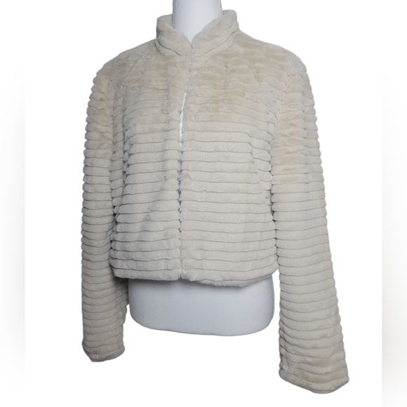 Betsey Johnson Plush Faux Fur Cropped Jacket Stripe Texture Cream Ivory MD - Picture 3 of 13